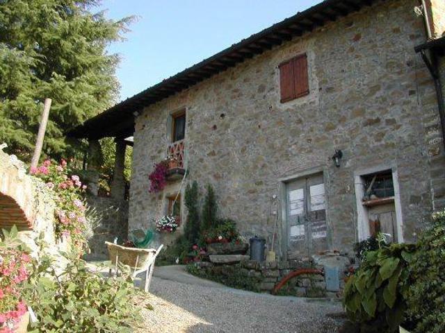 Rustico / Casale in vendita a Castelfranco Piandisco AR