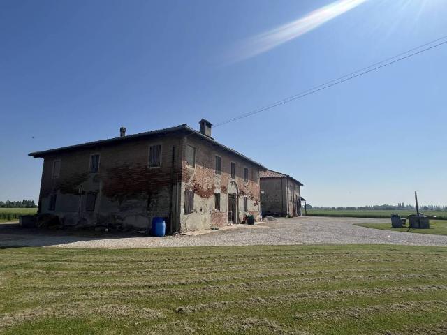 Rustico / Casale in vendita a Castello d'Argile BO