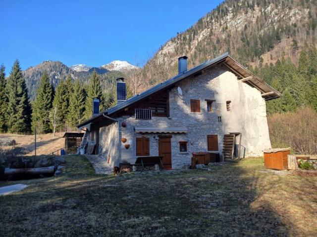 Rustico / Casale in vendita a Castello Tesino TN