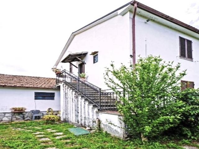 Rustico / Casale in vendita a Castell'Azzara GR