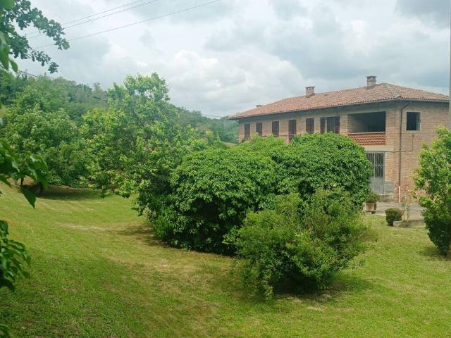 Rustico / Casale in vendita a Castell'Alfero AT
