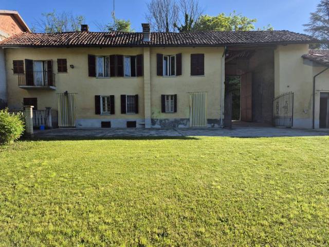 Rustico / Casale in vendita a Castell'Alfero AT