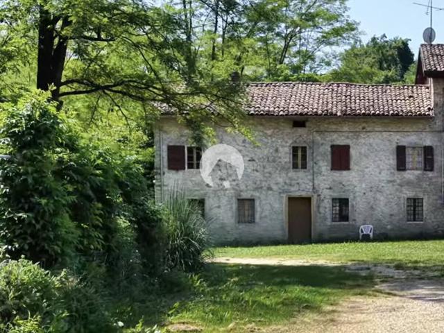 Rustico / Casale in vendita a Castellarano RE