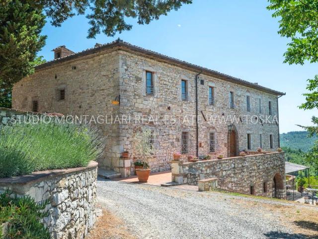 Rustico / Casale in vendita a Castellina in Chianti SI