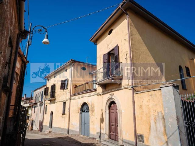 Rustico / Casale in vendita a Castelnuovo Cilento SA