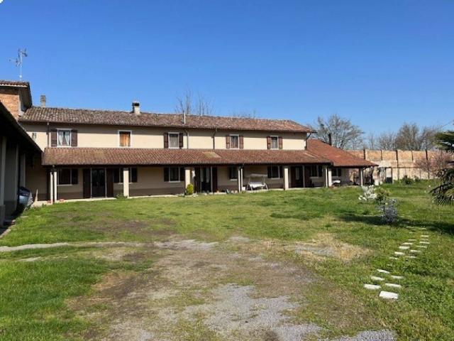 Rustico / Casale in vendita a Castelnuovo Bocca d'Adda LO