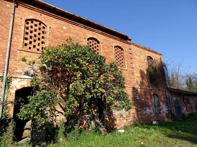 Rustico / Casale in vendita a Castelnuovo Magra SP