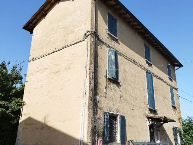 Rustico / Casale in vendita a Castelvetro di Modena MO