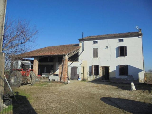 Rustico / Casale in vendita a Castelvetro Piacentino PC