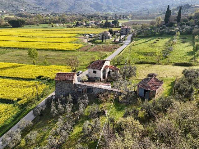 Rustico / Casale in vendita a Castiglion Fiorentino AR