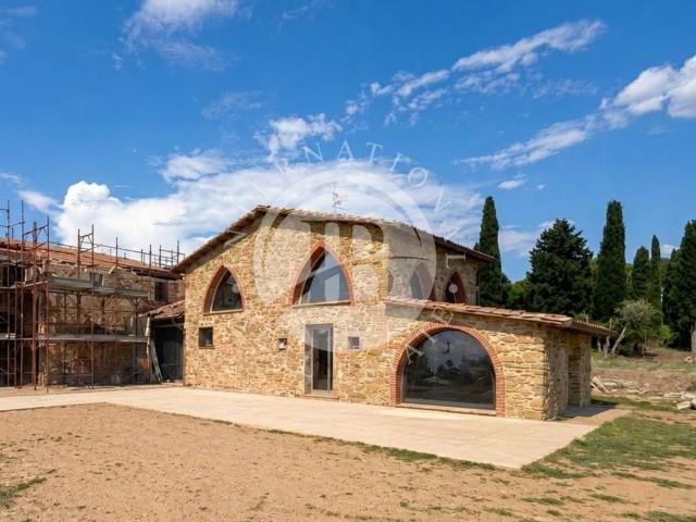 Rustico / Casale in vendita a Castiglion Fiorentino AR