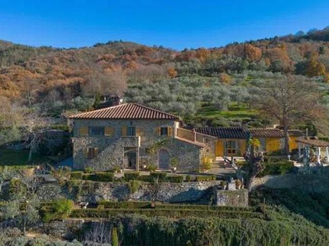 Rustico / Casale in vendita a Castiglion Fiorentino AR