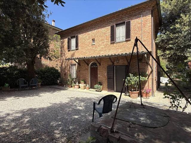 Rustico / Casale in vendita a Castiglione del Lago PG