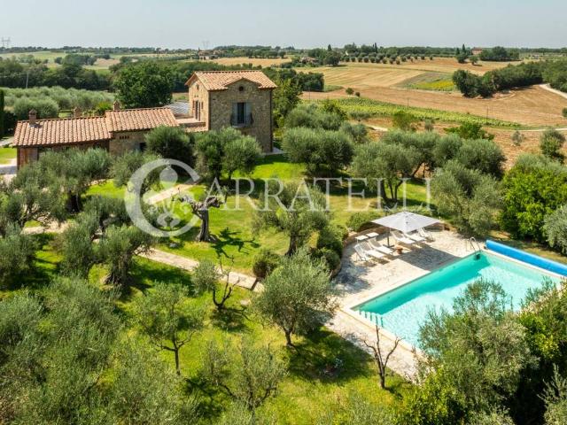 Rustico / Casale in vendita a Castiglione del Lago PG