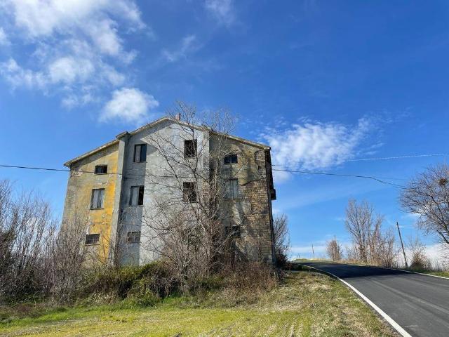 Rustico / Casale in vendita a Castignano AP