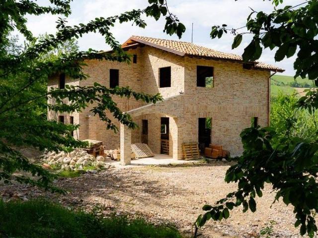 Rustico / Casale in vendita a Castignano AP