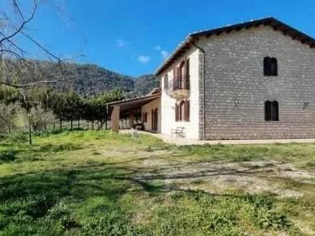 Rustico / Casale in vendita a Castronovo di Sicilia PA