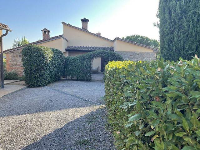 Rustico / Casale in vendita a Cetona SI