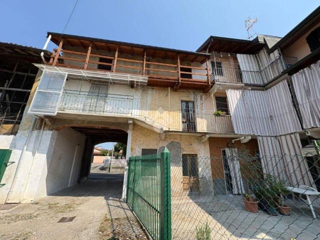 Rustico / Casale in vendita a Cerano NO