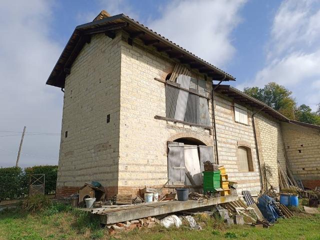 Rustico / Casale in vendita a Cerrina Monferrato AL