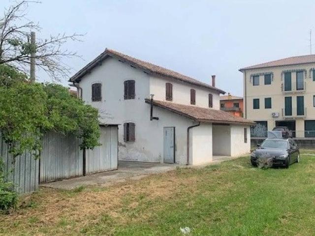 Rustico / Casale in vendita a Cervarese Santa Croce PD
