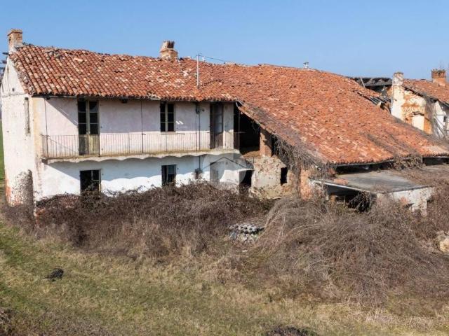 Rustico / Casale in vendita a Cherasco CN