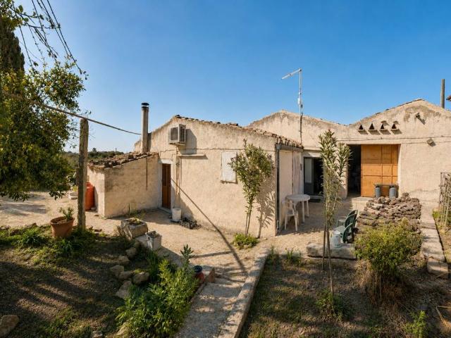 Rustico / Casale in vendita a Chiaramonte Gulfi RG