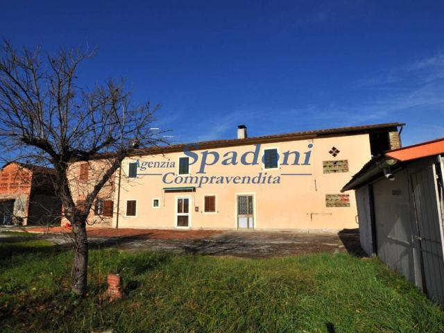 Rustico / Casale in vendita a Chiesina Uzzanese PT