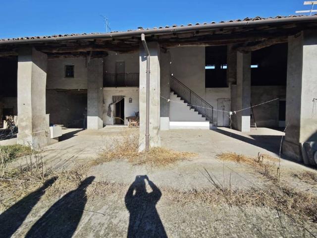 Rustico / Casale in vendita a Chieve CR