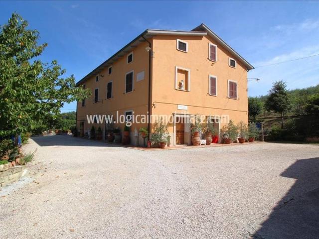 Rustico / Casale in vendita a Chiusi SI