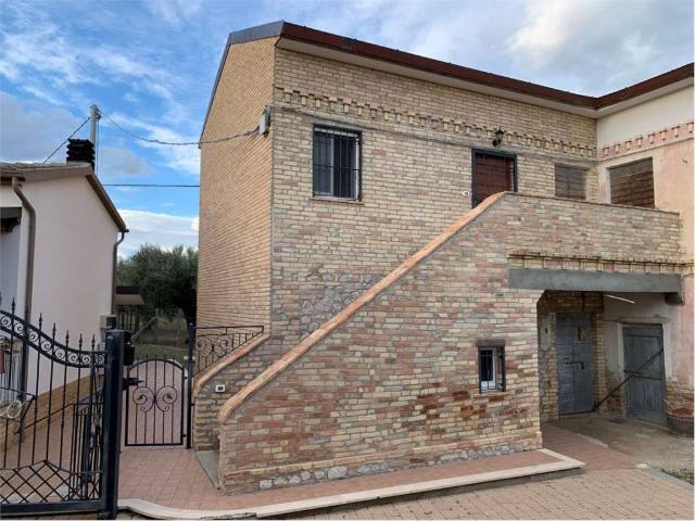 Rustico / Casale in vendita a Città Sant'Angelo PE