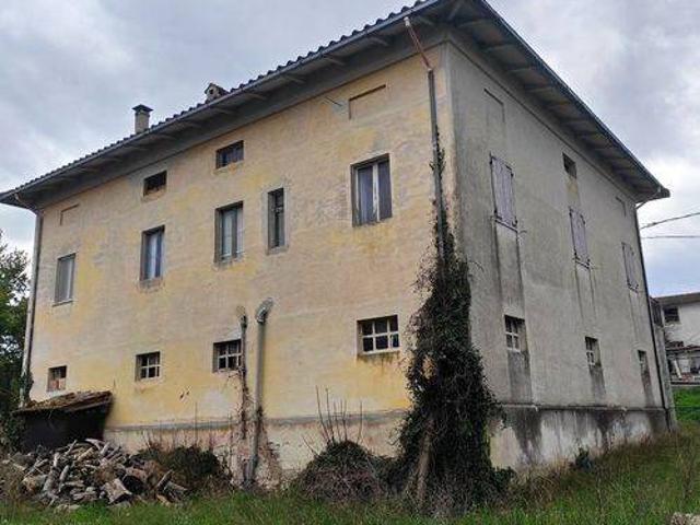 Rustico / Casale in vendita a Cingoli MC