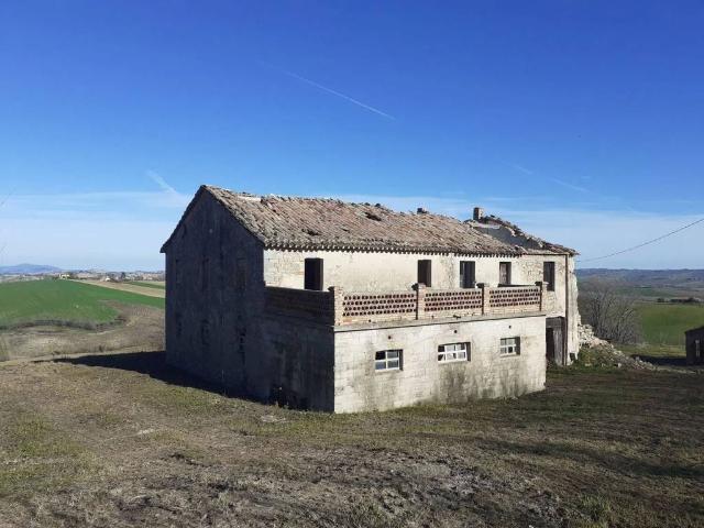 Rustico / Casale in vendita a Cingoli MC