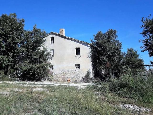 Rustico / Casale in vendita a Cingoli MC