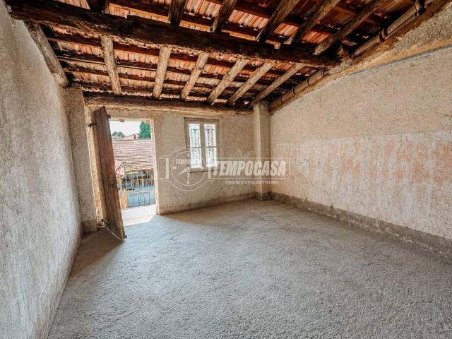 Rustico / Casale in vendita a Cirimido CO