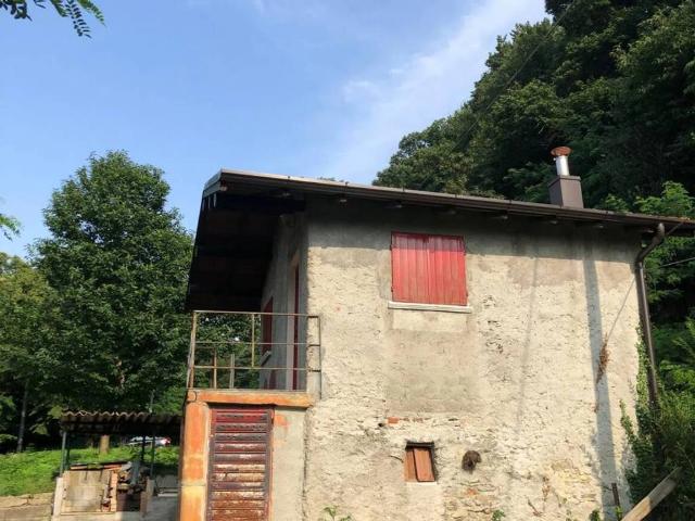 Rustico / Casale in vendita a Cremenaga VA