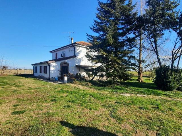 Rustico / Casale in vendita a Crespino RO