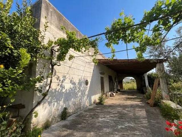 Rustico / Casale in vendita a Cutrofiano LE
