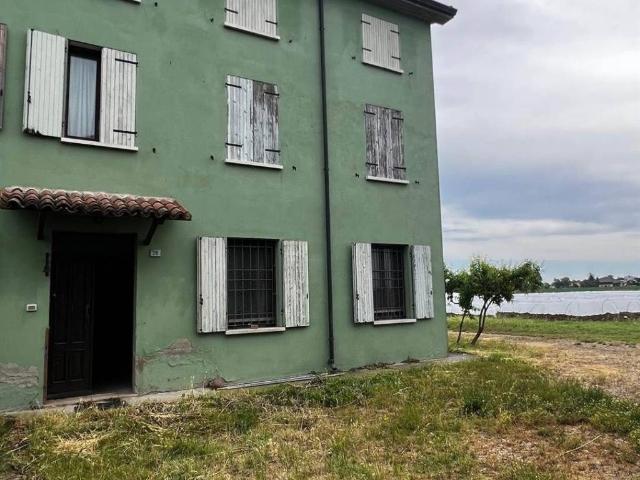 Rustico / Casale in vendita a Curtatone MN