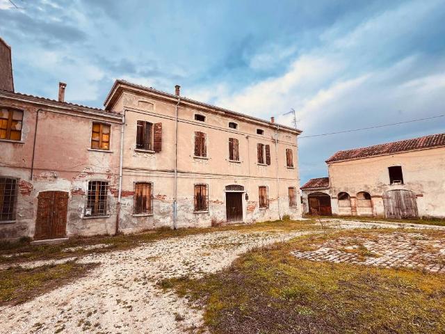 Rustico / Casale in vendita a Curtatone MN