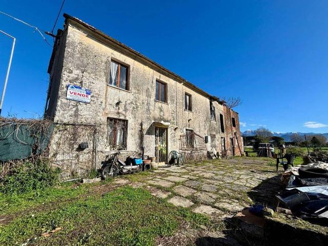 Rustico / Casale in vendita a Ameglia SP