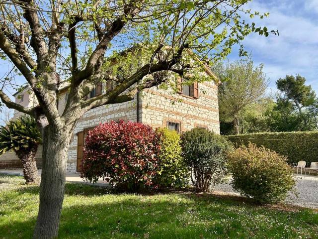 Rustico / Casale in vendita a Ancona AN