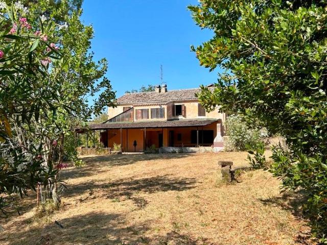 Rustico / Casale in vendita a Ancona AN