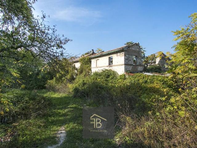 Rustico / Casale in vendita a Ancona AN