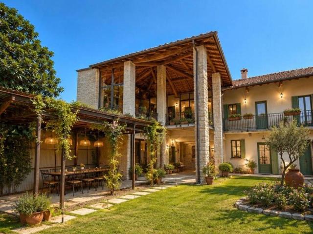 Rustico / Casale in vendita a Angera VA