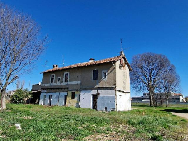 Rustico / Casale in vendita a Abbiategrasso MI