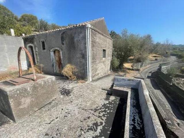 Rustico / Casale in vendita a Aci Castello CT