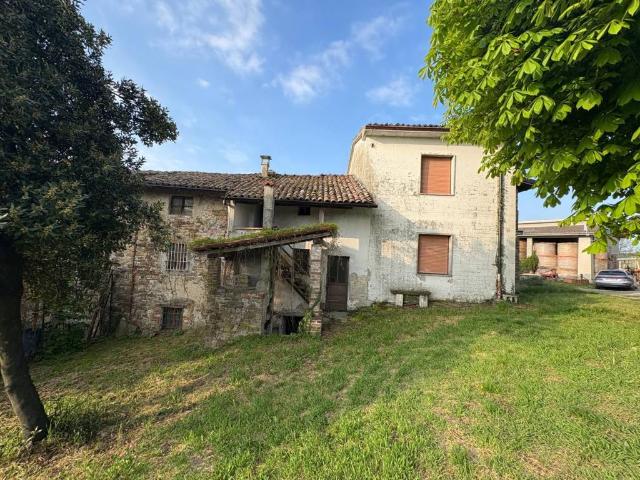 Rustico / Casale in vendita a Agazzano PC