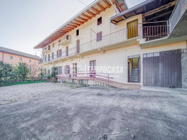 Rustico / Casale in vendita a Agrate Conturbia NO