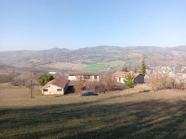 Rustico / Casale in vendita a Alta Val Tidone PC